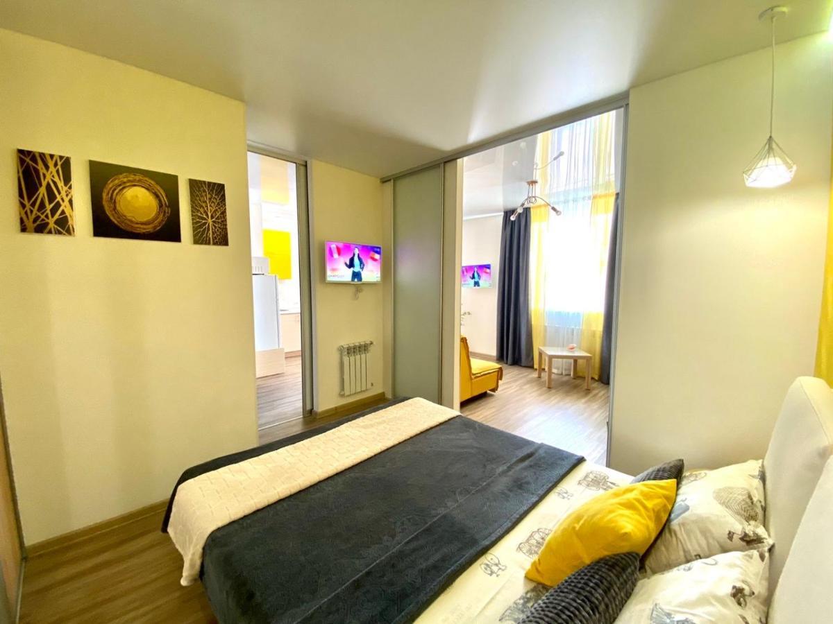 Grey&yellow на коцюбинського Apartment